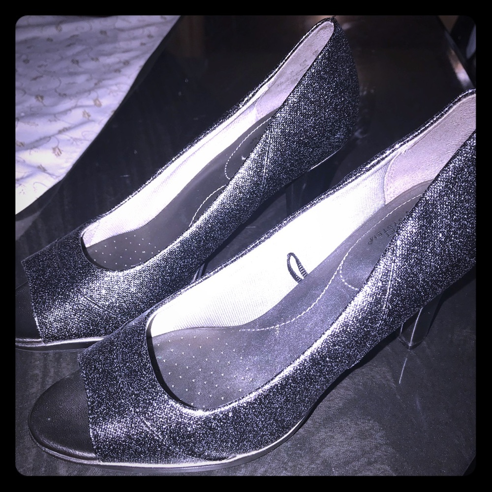 Life Stride Heels Size 9